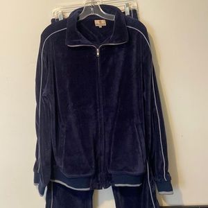 Men’s Sweatscdo 2 pc velour swear jacket and pants.